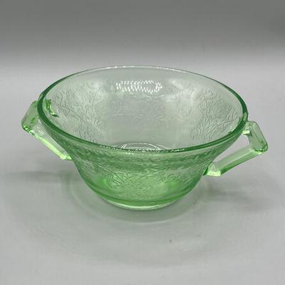LOT 45: Uranium Glass Vintage Glassware