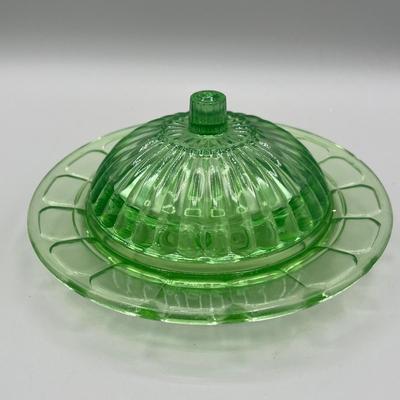 LOT 49: Vintage Uranium Glass Pieces