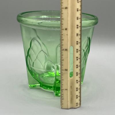 LOT 49: Vintage Uranium Glass Pieces