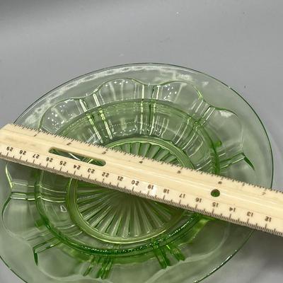 LOT 49: Vintage Uranium Glass Pieces