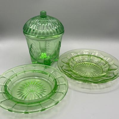 LOT 49: Vintage Uranium Glass Pieces