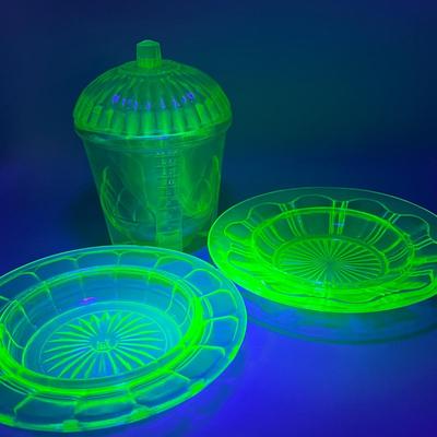 LOT 49: Vintage Uranium Glass Pieces