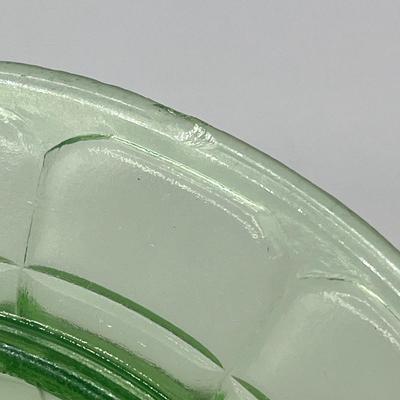 LOT 49: Vintage Uranium Glass Pieces