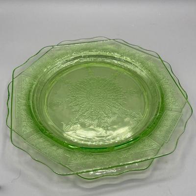 LOT 51: Large Vintage Uranium Glass Bowl and Plates