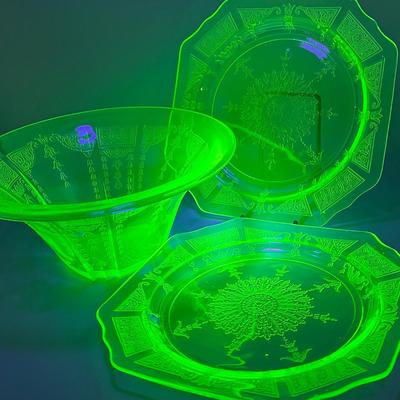 LOT 51: Large Vintage Uranium Glass Bowl and Plates