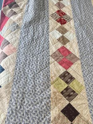 LOT 60: Antique Handmade Quilt