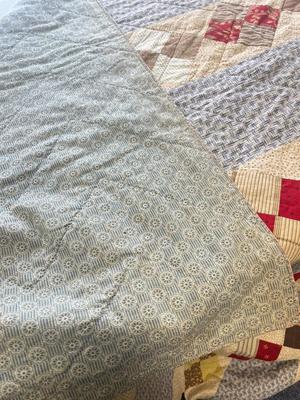 LOT 60: Antique Handmade Quilt
