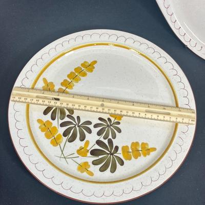 LOT 53: Vintage Stangl Pottery Dishes - Golden Blossom Pattern