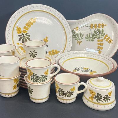 LOT 53: Vintage Stangl Pottery Dishes - Golden Blossom Pattern