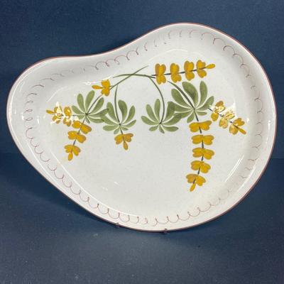 LOT 53: Vintage Stangl Pottery Dishes - Golden Blossom Pattern