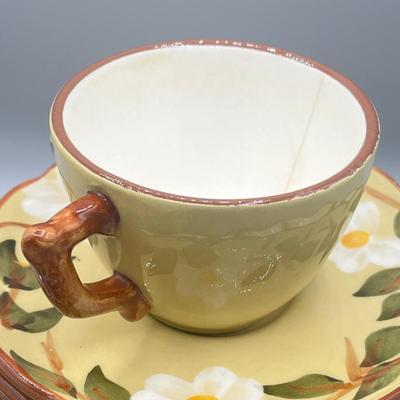 LOT 65: White Magnolia Pattern Vintage Stangl Pottery Dishes