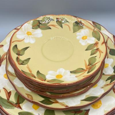LOT 65: White Magnolia Pattern Vintage Stangl Pottery Dishes