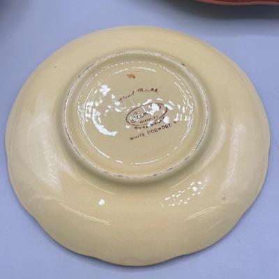 LOT 65: White Magnolia Pattern Vintage Stangl Pottery Dishes