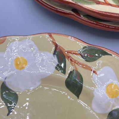 LOT 65: White Magnolia Pattern Vintage Stangl Pottery Dishes