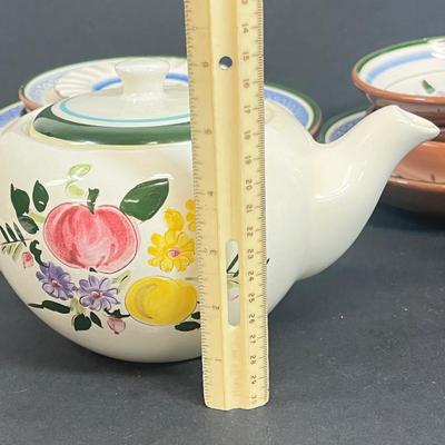 LOT 66: Vintage Stangl Pottery Dishes - Fruit and Flowers Pattern