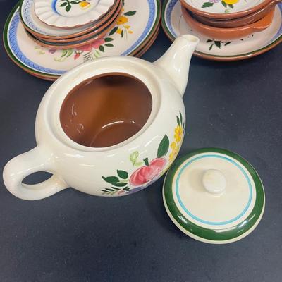 LOT 66: Vintage Stangl Pottery Dishes - Fruit and Flowers Pattern