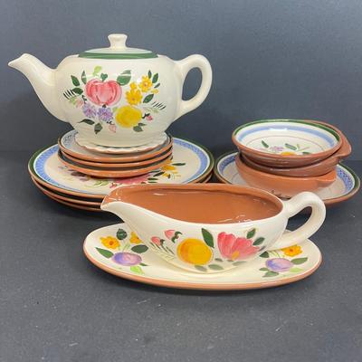 LOT 66: Vintage Stangl Pottery Dishes - Fruit and Flowers Pattern