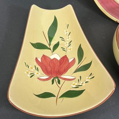 LOT 68: Vintage Stangl Pottery Dishes - Magnolia Pattern