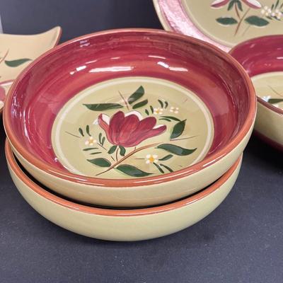 LOT 68: Vintage Stangl Pottery Dishes - Magnolia Pattern