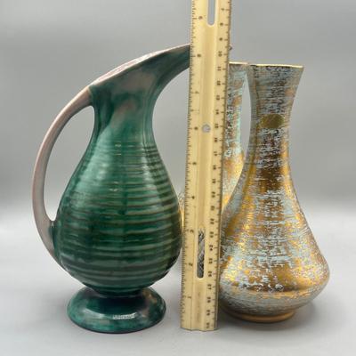 LOT 69: Vintage Stangl Pottery Vases