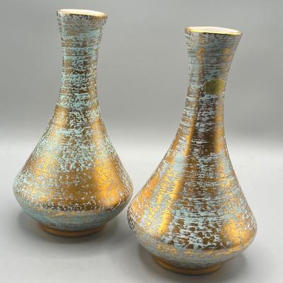 LOT 69: Vintage Stangl Pottery Vases