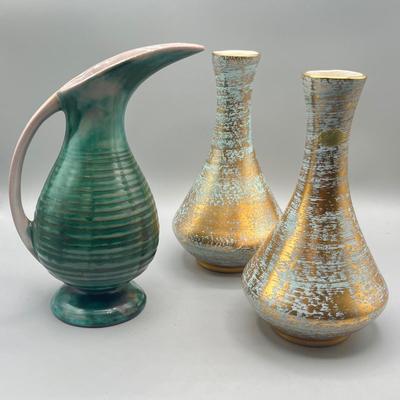LOT 69: Vintage Stangl Pottery Vases