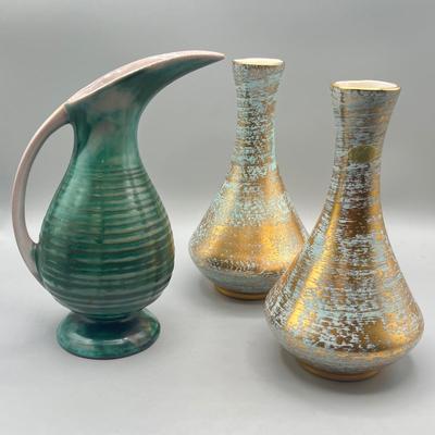 LOT 69: Vintage Stangl Pottery Vases