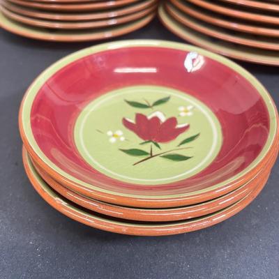 LOT 70: Vintage Stangl Pottery - Magnolia Pattern