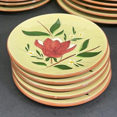 LOT 70: Vintage Stangl Pottery - Magnolia Pattern