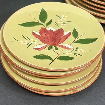 LOT 70: Vintage Stangl Pottery - Magnolia Pattern