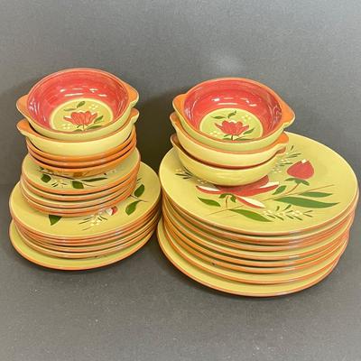 LOT 70: Vintage Stangl Pottery - Magnolia Pattern