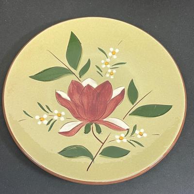 LOT 70: Vintage Stangl Pottery - Magnolia Pattern
