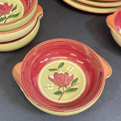 LOT 70: Vintage Stangl Pottery - Magnolia Pattern