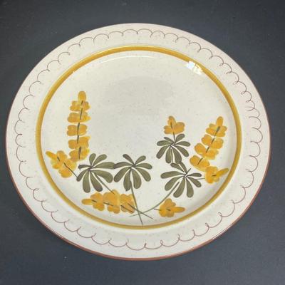 LOT 71: Golden Blossom Pattern - Vintage Stangl Pottery Dishes