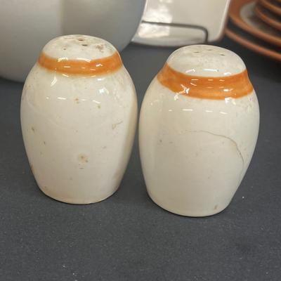 LOT 72: Bittersweet Pattern - Vintage Stangl Pottery Dishes