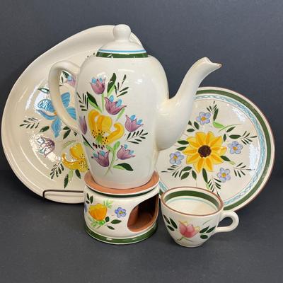 LOT 74: Vintage Stangl Pottery Dishes - Country Garden Pattern