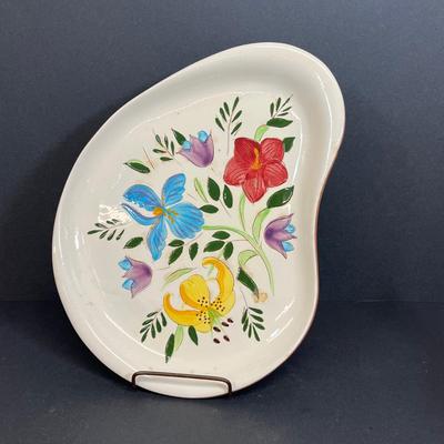 LOT 74: Vintage Stangl Pottery Dishes - Country Garden Pattern