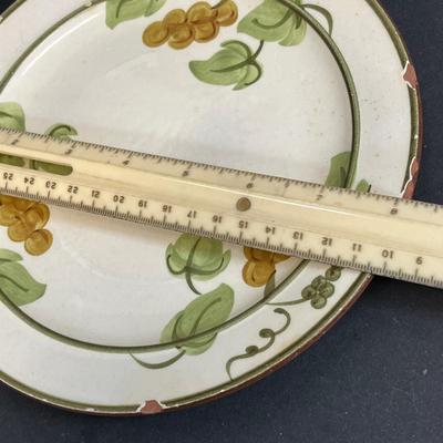 LOT 75: Golden Grape Pattern - Vintage Stangl Pottery Dishes