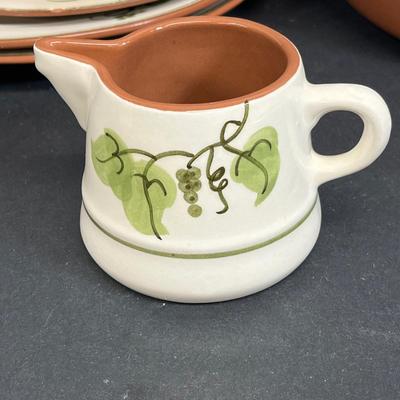 LOT 75: Golden Grape Pattern - Vintage Stangl Pottery Dishes