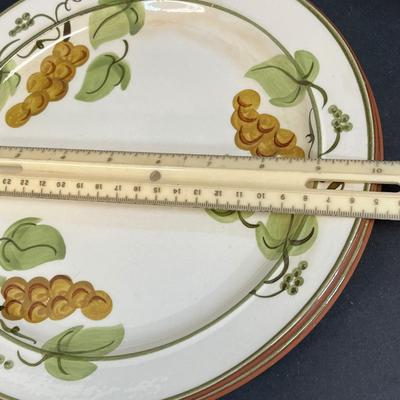 LOT 75: Golden Grape Pattern - Vintage Stangl Pottery Dishes