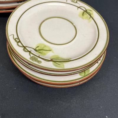 LOT 75: Golden Grape Pattern - Vintage Stangl Pottery Dishes