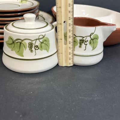 LOT 75: Golden Grape Pattern - Vintage Stangl Pottery Dishes