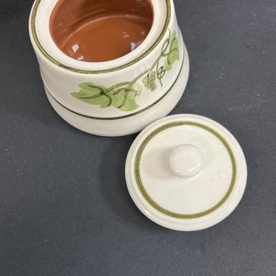 LOT 75: Golden Grape Pattern - Vintage Stangl Pottery Dishes