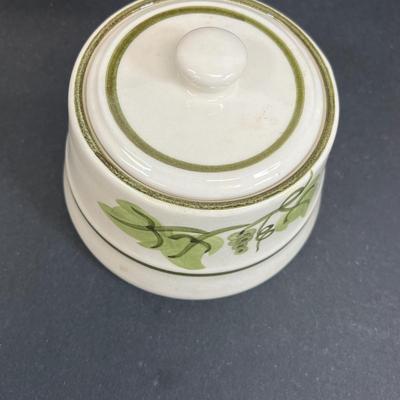 LOT 75: Golden Grape Pattern - Vintage Stangl Pottery Dishes