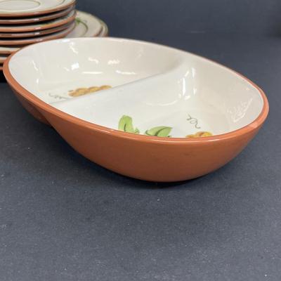 LOT 75: Golden Grape Pattern - Vintage Stangl Pottery Dishes