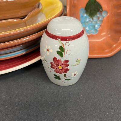 LOT 79: Vintage Stangl Pottery Dishes - Mixed Patterns