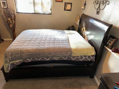 QUEEN SIZE BED FRAME WITH DRAWERS