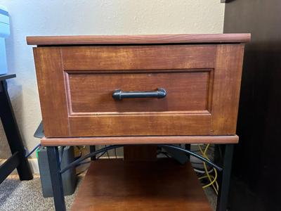 1 DRAWER NIGHTSTAND/TABLE