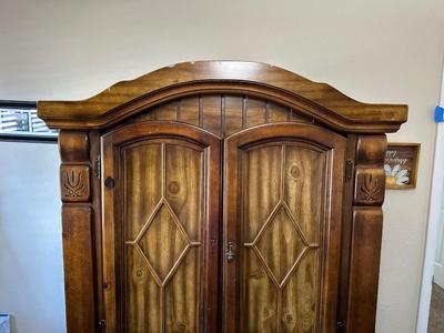 ARMOIRE WITH 4 DRAWERS AND 2 SHELVES