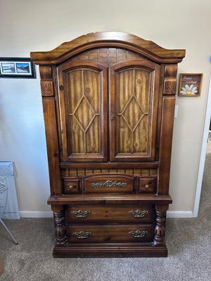 ARMOIRE WITH 4 DRAWERS AND 2 SHELVES